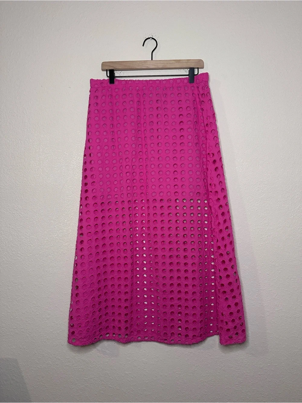 Tuckernuck Hot Pink Cotton Eyelet Eve Skirt Size Large - Picture 3 of 6